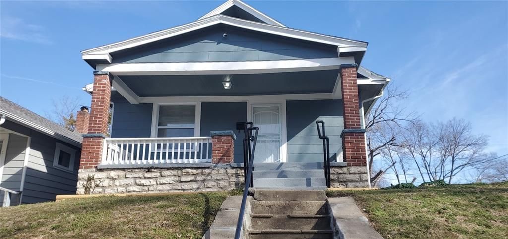 Photo of 6004 E 9th Street, Kansas City, MO 64125 (MLS # 2607571)