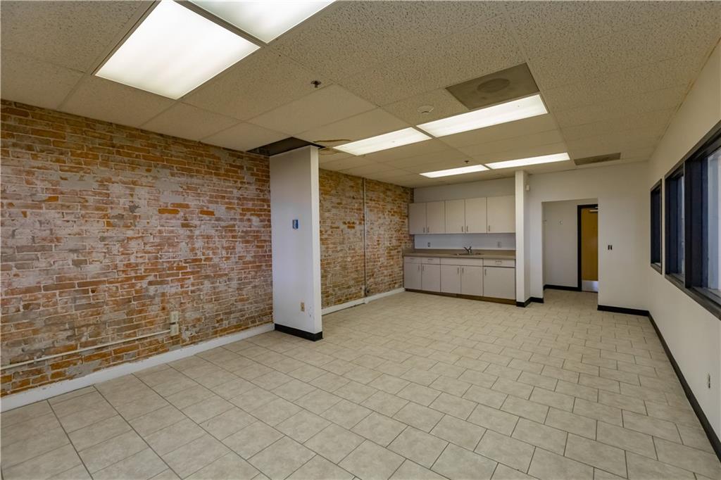 St Joseph, Missouri 64501, United States, ,Residential,Active,38668