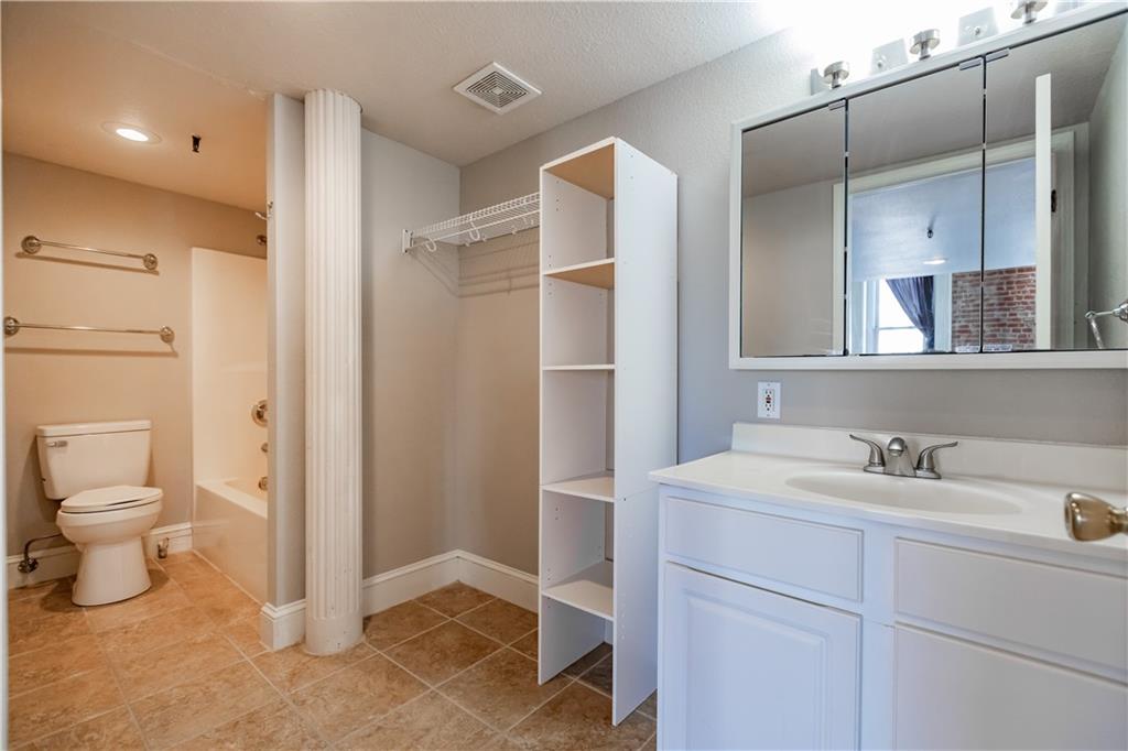 St Joseph, Missouri 64501, United States, ,Residential,Active,38668