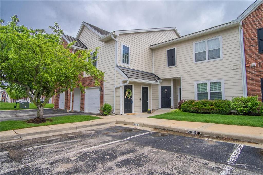 Photo 1 of 37 — 11626 TOMAHAWK CREEK Parkway C, Leawood, KS 66211