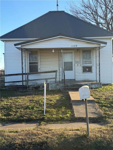 1109 W 11th Street, Coffeyville, KS 67337 - MLS#: 2591776