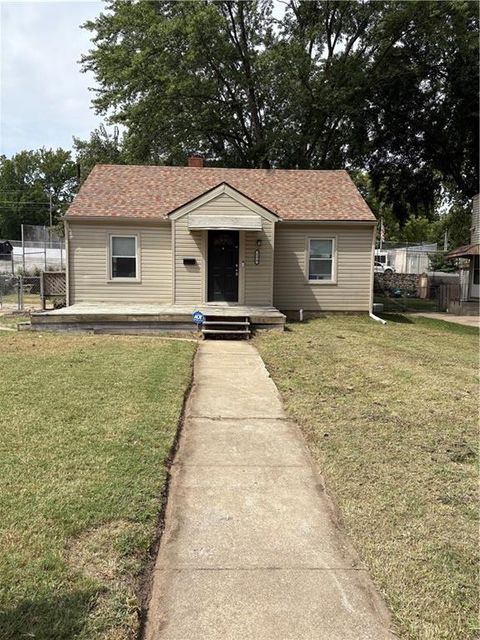 230 S Huttig Avenue, Independence, MO 64053 - #: 2595054