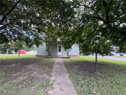 Photo of 102 N Osage Street, Nortonville, KS 66060 (MLS # 2644347)