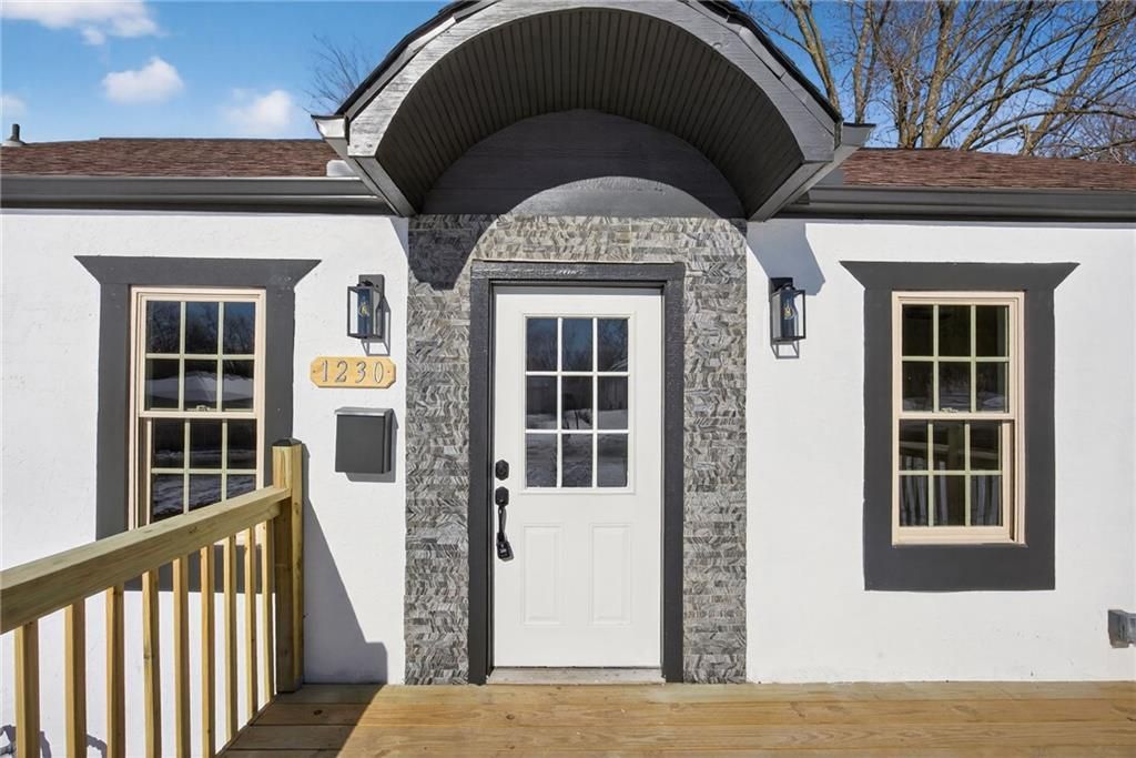 Photo of 1230 W 25th Street S, Independence, MO 64052 (MLS # 2598158)