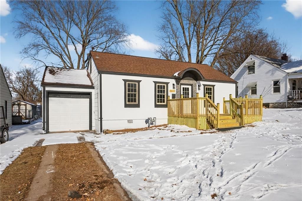 Photo of 1230 W 25th Street S, Independence, MO 64052 (MLS # 2598158)