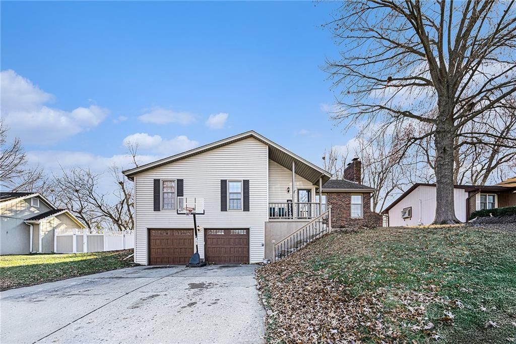 Photo of 4410 Rainbow Court, St Joseph, MO 64506 (MLS # 2591208)