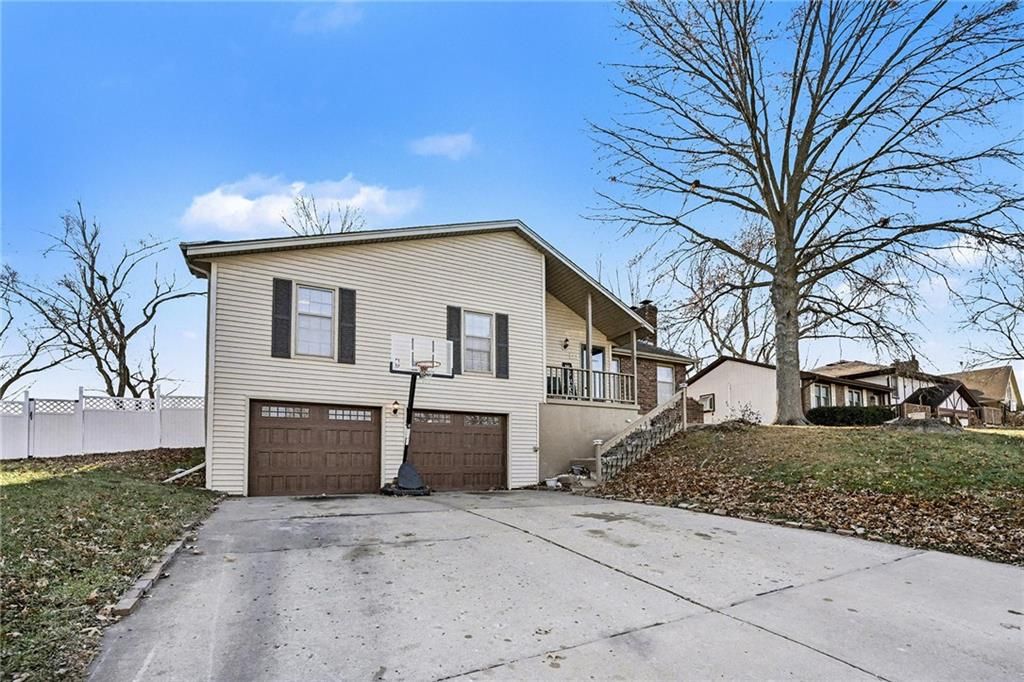 Photo of 4410 Rainbow Court, St Joseph, MO 64506 (MLS # 2591208)