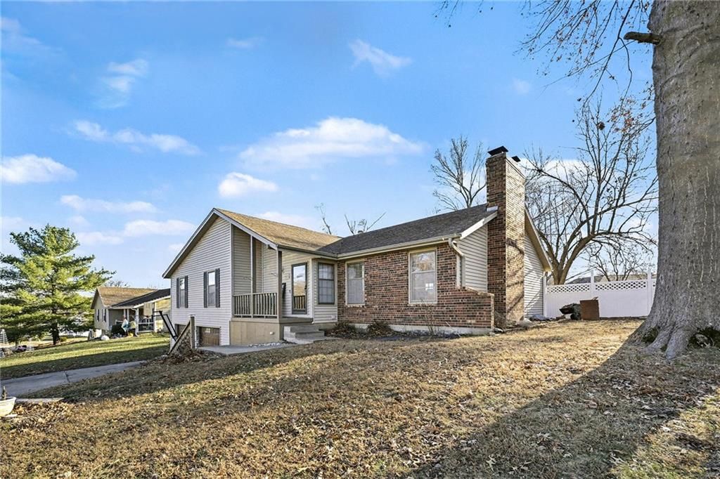 Photo of 4410 Rainbow Court, St Joseph, MO 64506 (MLS # 2591208)