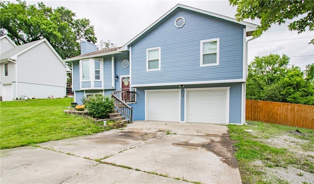 Photo of 504 Dogwood Drive, Knob Noster, MO 64093 (MLS # 2623206)