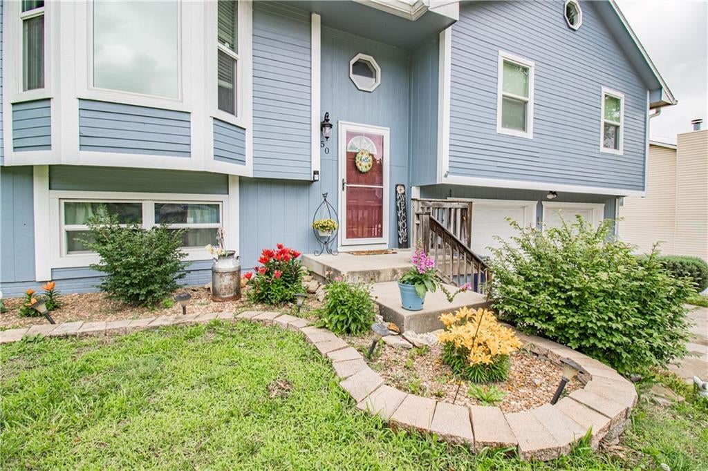 Photo of 504 Dogwood Drive, Knob Noster, MO 64093 (MLS # 2623206)