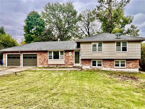 Photo of 9201 E 87th Street, Raytown, MO 64138 (MLS # 2583243) Photo of 9201 E 87th Street, Raytown, MO 64138 (MLS # 2583243)