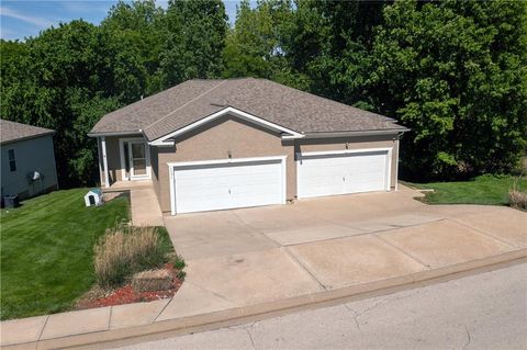 Photo of 3303 N 103rd Terrace, Kansas City, KS 66109 (MLS # 2618791)