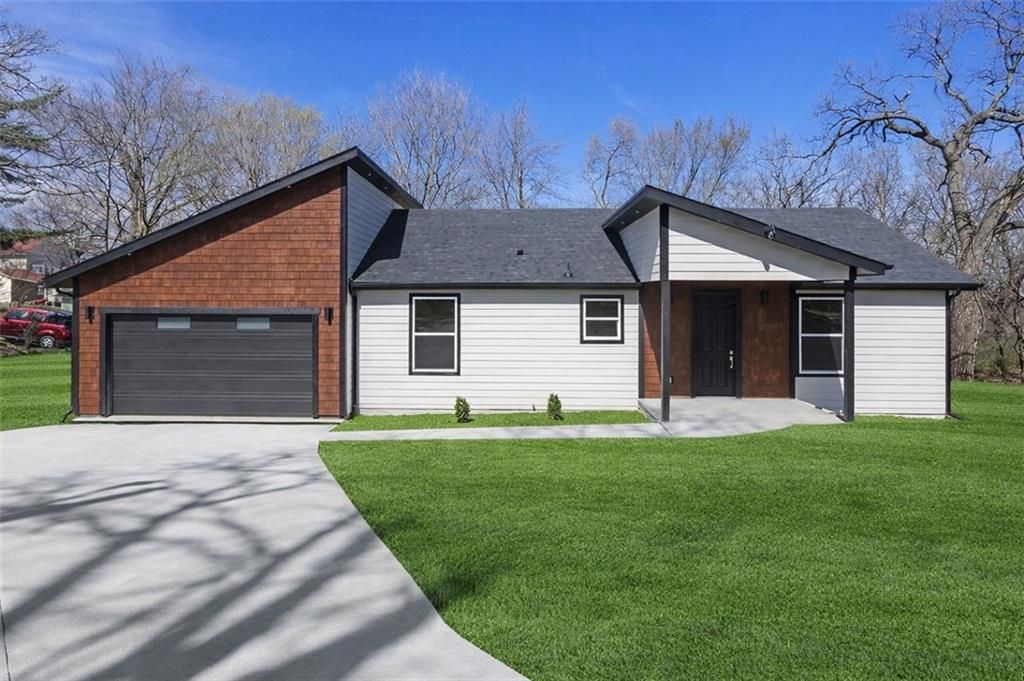 Photo of 1716 S Valley Street, Kansas City, KS 66103 (MLS # 2608353)