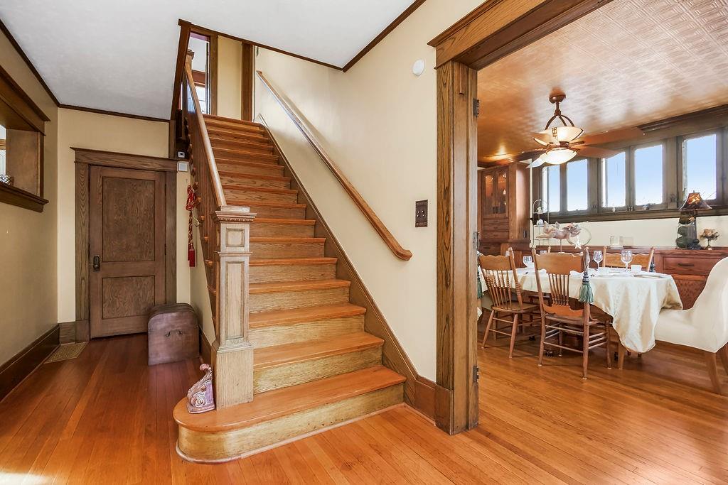 1024 S Broadway Street