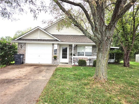Photo of 1113 SW Blue Branch Drive, Grain Valley, MO 64029 (MLS # 2643634)