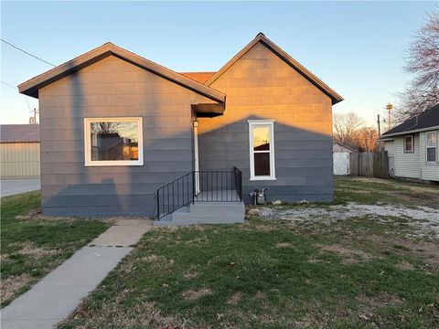 513 1st Street, Osawatomie, KS 66064 - MLS#: 2609008
