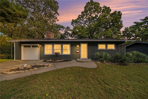 4512 W 79th Street Prairie Village KS 66208