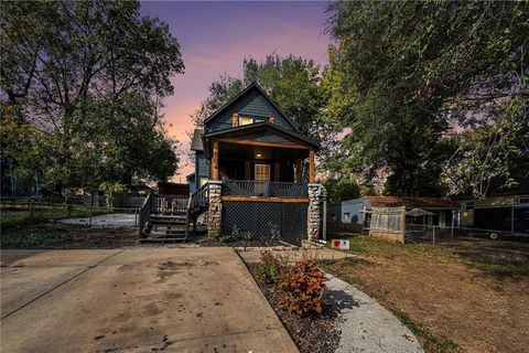 804 S Home Avenue Independence MO 64053