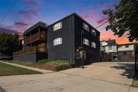 4063 Warwick Boulevard Kansas City MO 64111