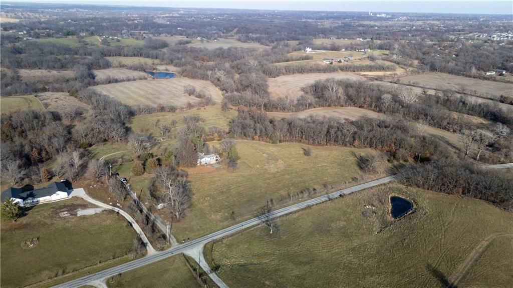 Photo of 24400 NE 136th Street, Excelsior Springs, MO 64024 (MLS # 2592561)