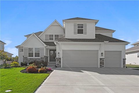 Photo of 14686 S Parkhill Street, Olathe, KS 66062 (MLS # 2633244)