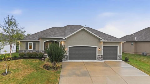 Photo of 1067 SW Conch Circle, Lees Summit, MO 64064 (MLS # 2641494)