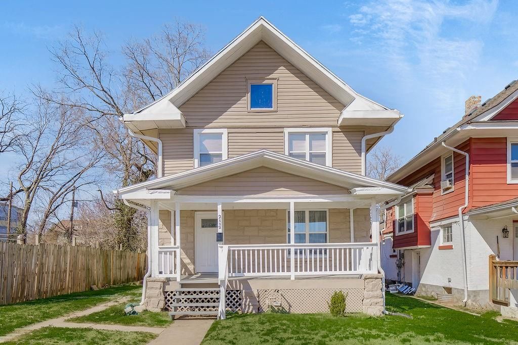 Photo of 2112 E 36th Street, Kansas City, MO 64109 (MLS # 2607879)