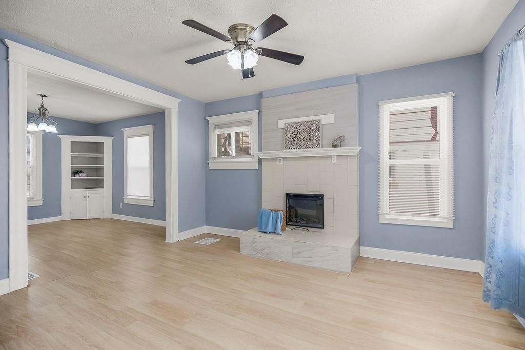 Photo of 2112 E 36th Street, Kansas City, MO 64109 (MLS # 2607879)