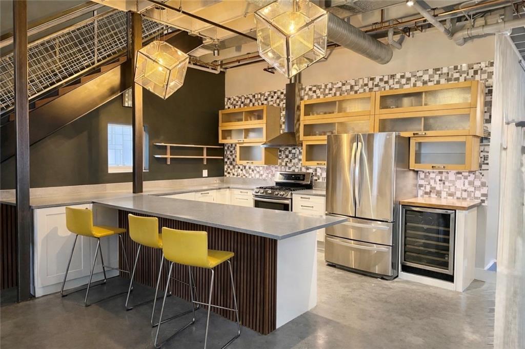 3763 Washington Street