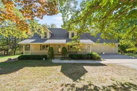 Photo of 4801 160th Street, Smithville, MO 64089 (MLS # 2583430)