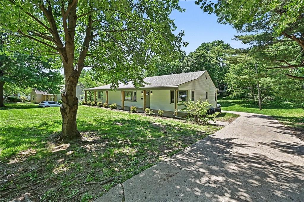 613 E Red Road E