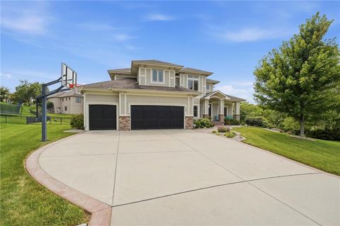 Photo of 324 NW Thoreau Circle, Lees Summit, MO 64081 (MLS # 2633311)