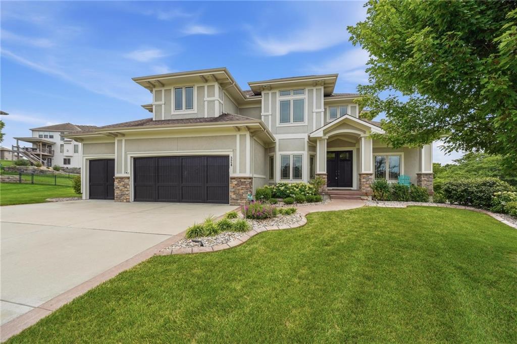 324 NW Thoreau Circle
