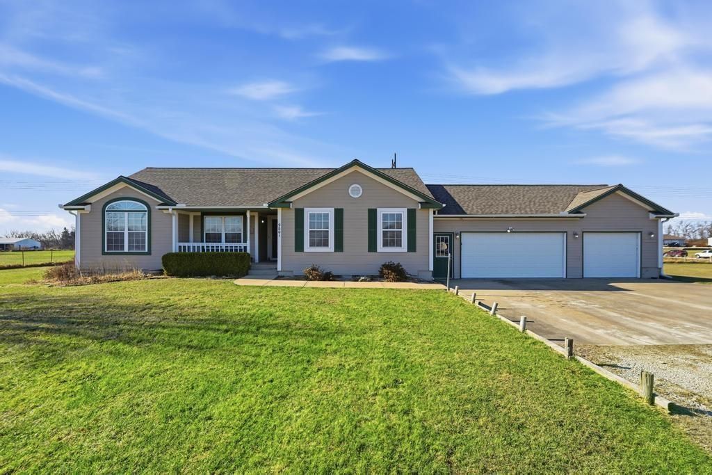 Photo of 9801 E Seville Circle, Peculiar, MO 64078 (MLS # 2592273)