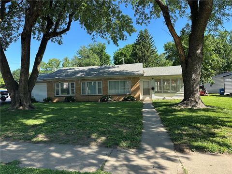 Photo of 1820 South Street, Lexington, MO 64067 (MLS # 2620031)