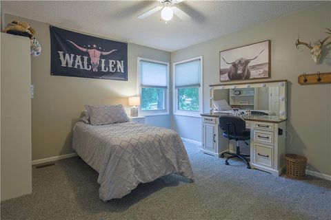 Tiny photo for 953 Yancey Street, Liberty, MO 64068 (MLS # 2621839)