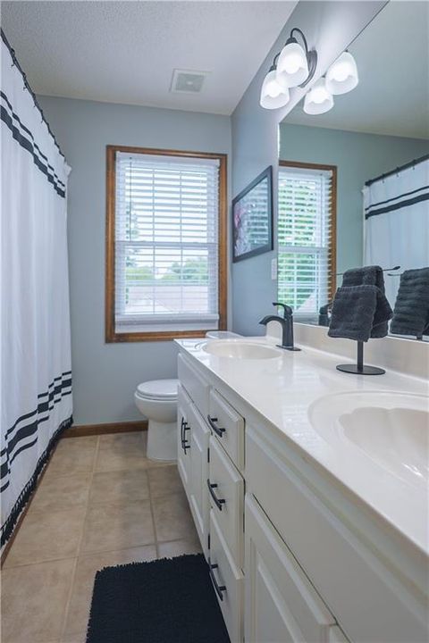Tiny photo for 953 Yancey Street, Liberty, MO 64068 (MLS # 2621839)