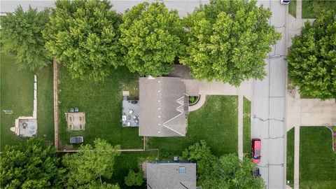 Tiny photo for 953 Yancey Street, Liberty, MO 64068 (MLS # 2621839)