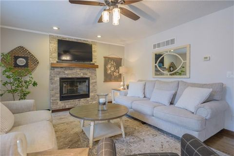Tiny photo for 953 Yancey Street, Liberty, MO 64068 (MLS # 2621839)