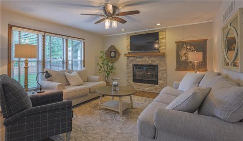 Tiny photo for 953 Yancey Street, Liberty, MO 64068 (MLS # 2621839)