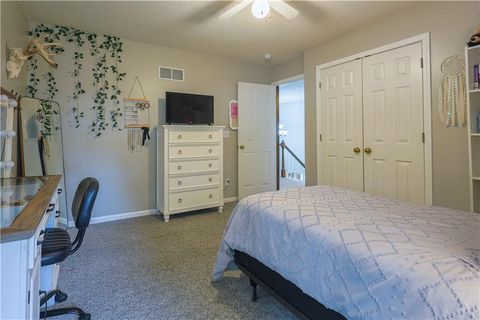 Tiny photo for 953 Yancey Street, Liberty, MO 64068 (MLS # 2621839)