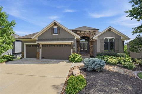 Photo of 10423 W 168th Terrace, Overland Park, KS 66221 (MLS # 2632716)