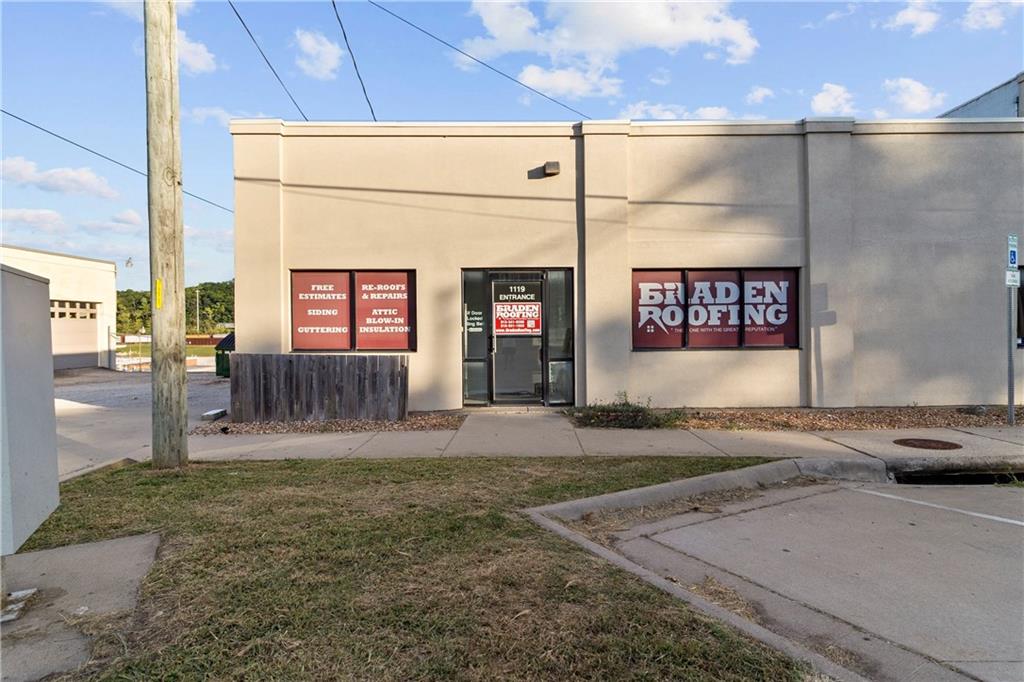 1119-1125 Merriam Lane