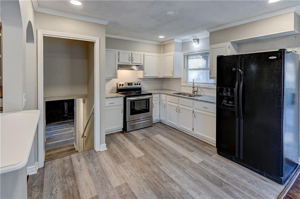 Kansas City, Missouri 64134, United States, 4 Bedrooms Bedrooms, ,2 BathroomsBathrooms,Residential,Pending,251802