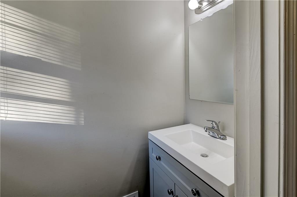 Kansas City, Missouri 64134, United States, 4 Bedrooms Bedrooms, ,2 BathroomsBathrooms,Residential,Pending,251802