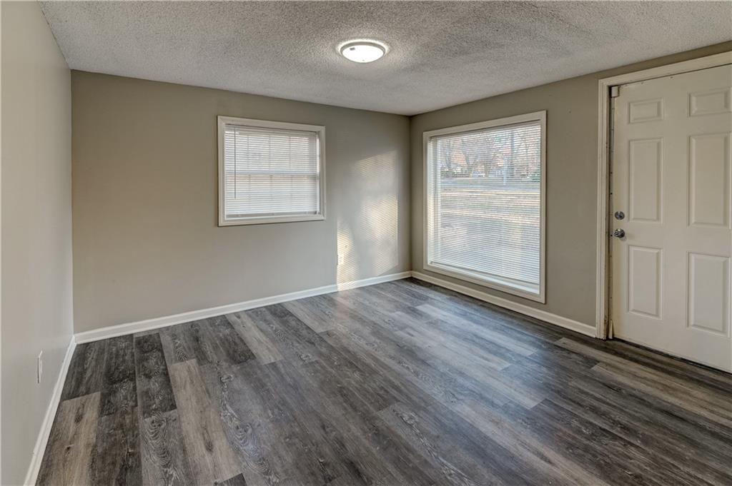 Kansas City, Missouri 64134, United States, 4 Bedrooms Bedrooms, ,2 BathroomsBathrooms,Residential,Pending,251802