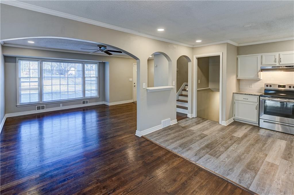 Kansas City, Missouri 64134, United States, 4 Bedrooms Bedrooms, ,2 BathroomsBathrooms,Residential,Pending,251802