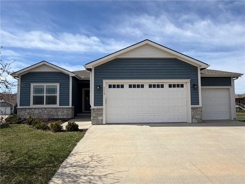 Photo of 1115 Klein Court, Lawrence, KS 66049 (MLS # 2606937)