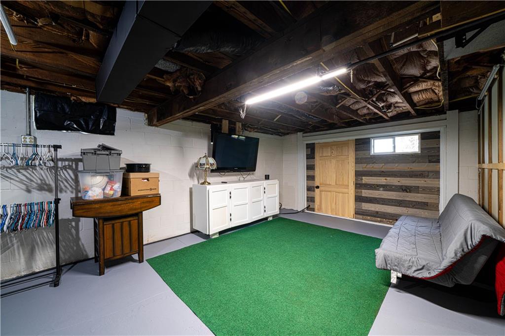 St Joseph, Missouri 64505, United States, 2 Bedrooms Bedrooms, ,2 BathroomsBathrooms,Residential,Active,226476