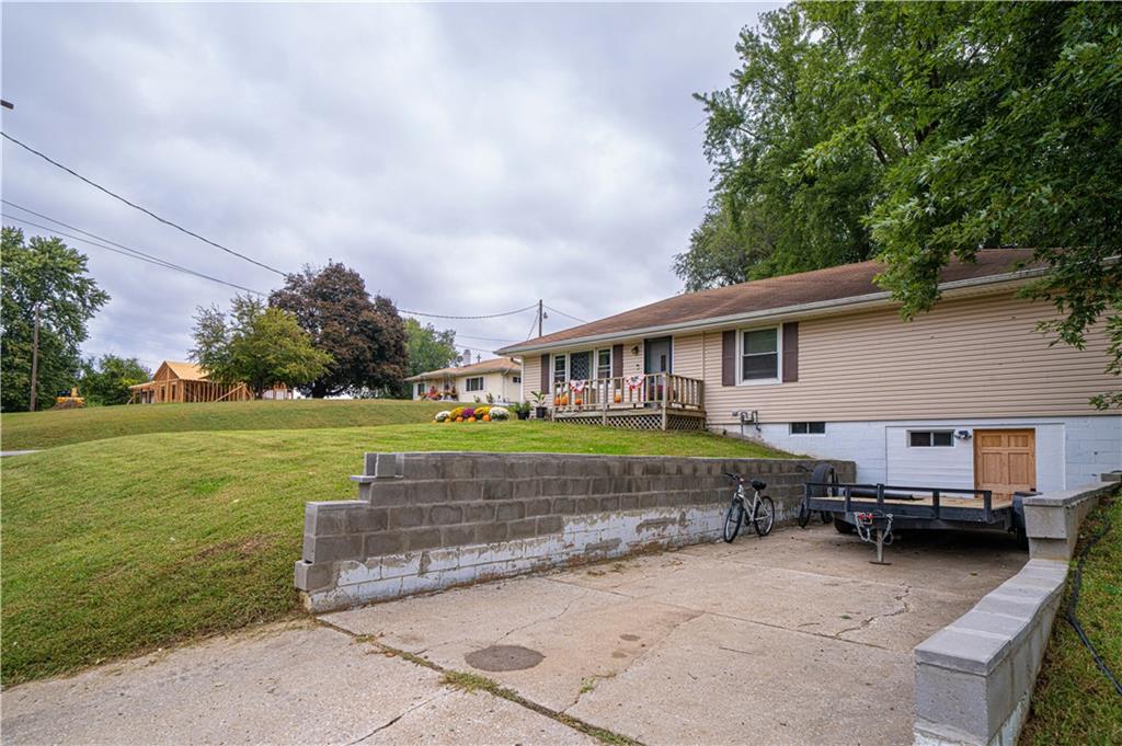 St Joseph, Missouri 64505, United States, 2 Bedrooms Bedrooms, ,2 BathroomsBathrooms,Residential,Active,226476